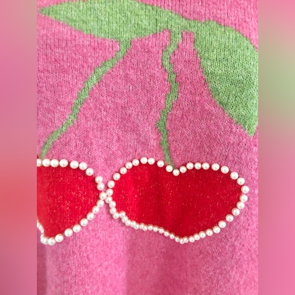 Pearl studded Heart shaped cherry printed pink sweater size medium brand new - Picture 3 of 9